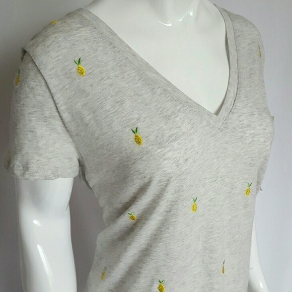 NEW Merona Plus Size Gray Embroidered Lemon Tee - Picture 1 of 8
